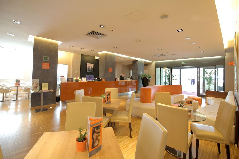 梅杰酒店 隆基代雷贡纳里 外观 照片