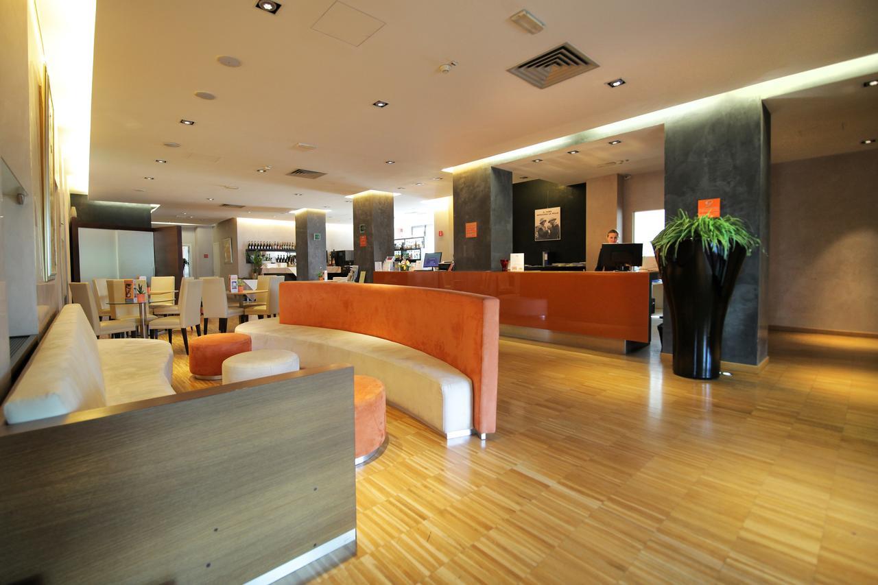 梅杰酒店 隆基代雷贡纳里 外观 照片